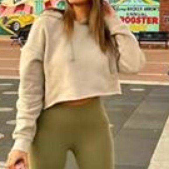 Amazhiyu Tops - Amazhiyu Fleece Oversized Cream Color Cropped Hoodie Sz.M